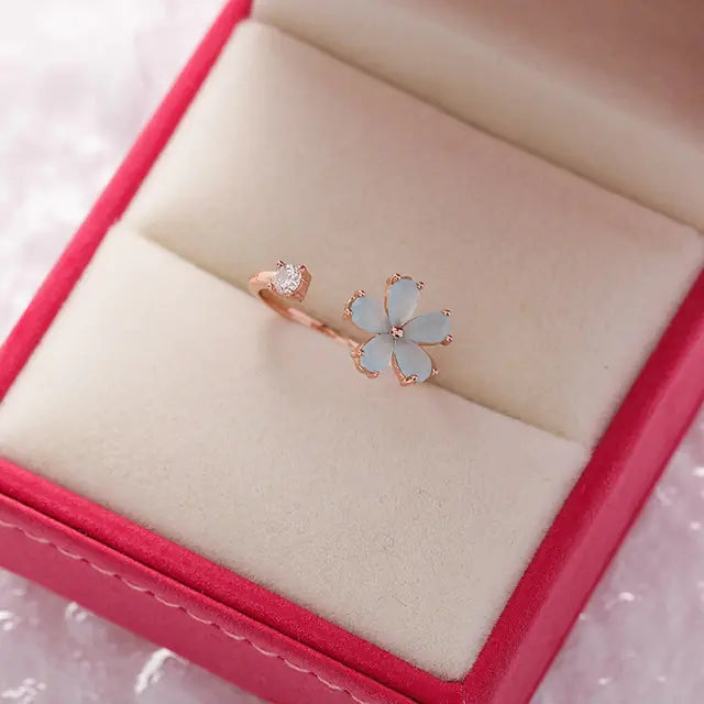 Exquisite Crystal Flower Ring