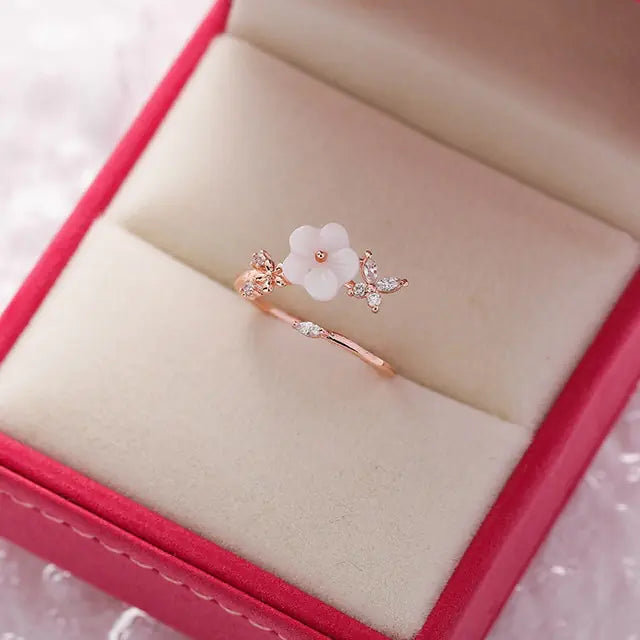 Exquisite Crystal Flower Ring