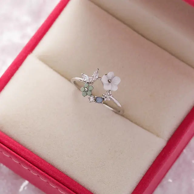 Exquisite Crystal Flower Ring