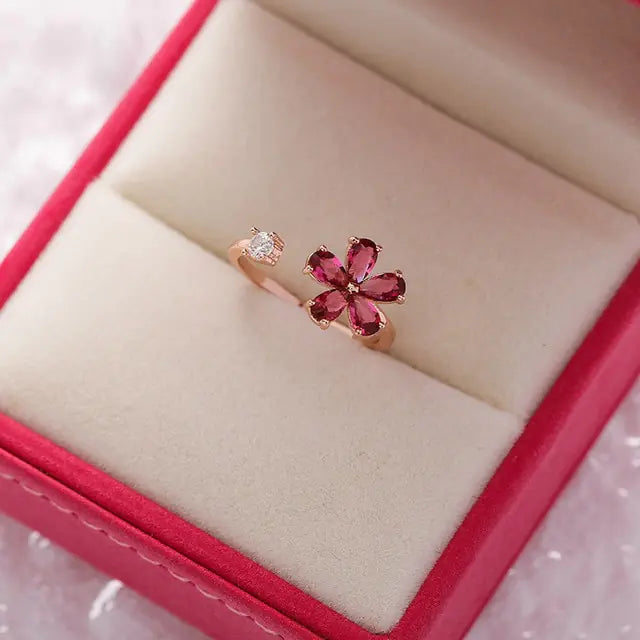 Exquisite Crystal Flower Ring