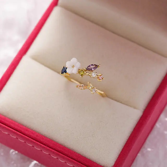 Exquisite Crystal Flower Ring