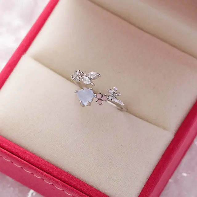 Exquisite Crystal Flower Ring