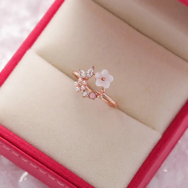 Exquisite Crystal Flower Ring